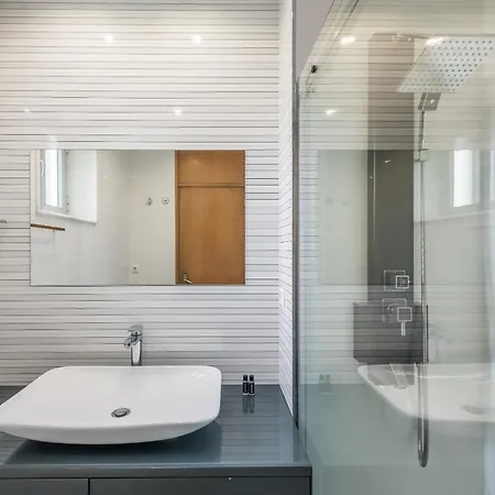 Πανσιόν Guestready - Sevenhouse 2*