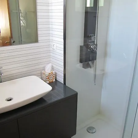 Πανσιόν Guestready - Sevenhouse 2*